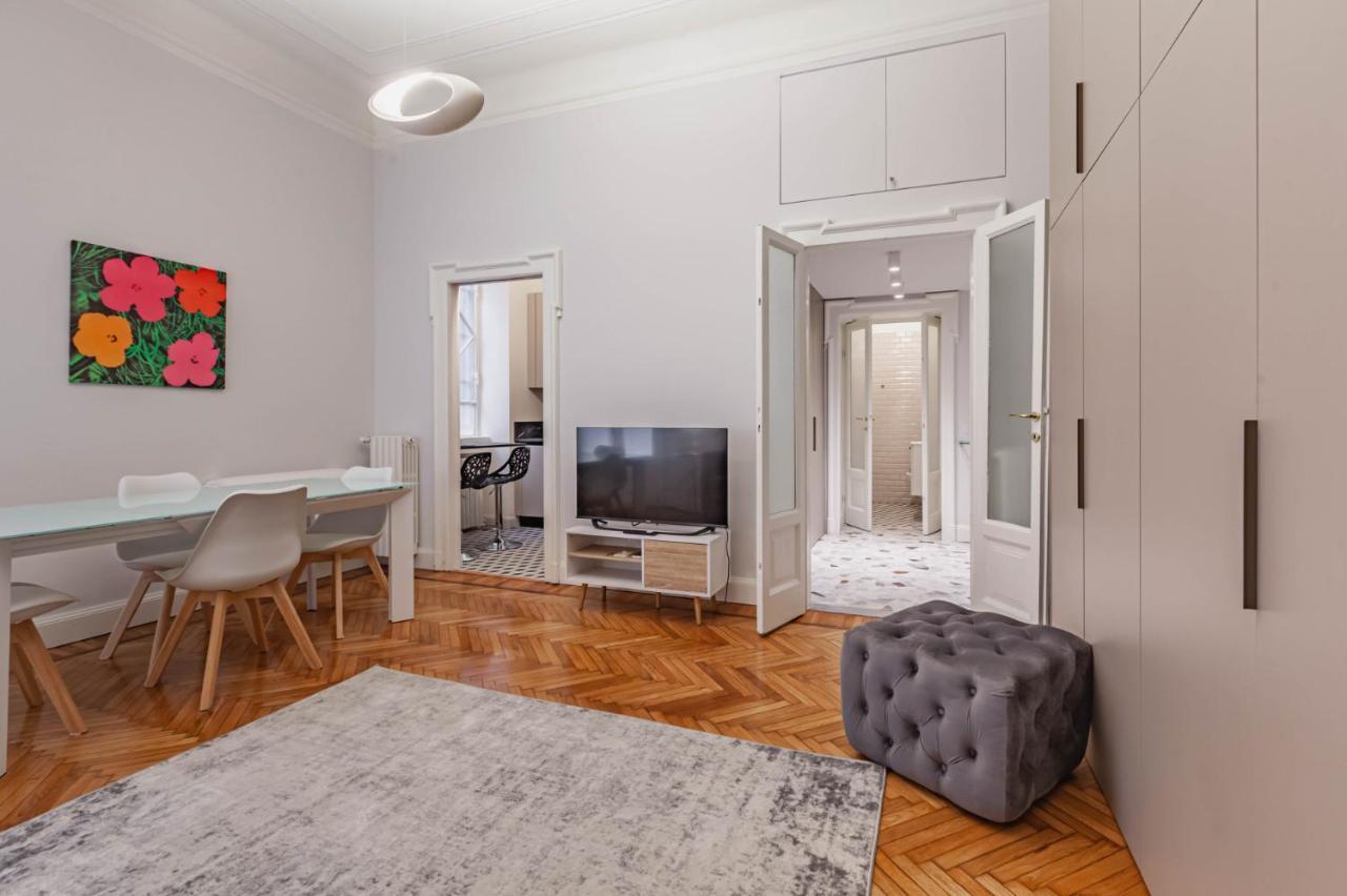 Easylife: Cozy Retreat In Milan's Historic Center Apartment *