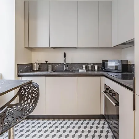Easylife: Cozy Retreat in Milan's Historic Center Apartment Exterior photo