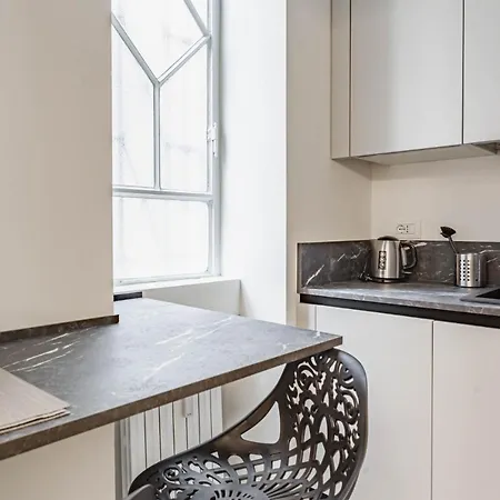 Easylife: Cozy Retreat in Milan's Historic Center Apartment Exterior photo
