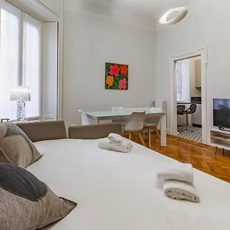 Easylife: Cozy Retreat in Milan's Historic Center Apartment Exterior photo